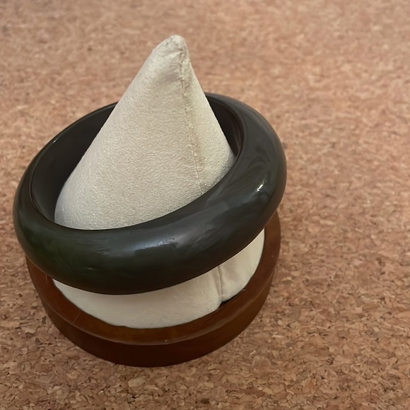 Chunky Asymmetric Lucite Plastic Green Bangle Bracelet Retro Vintage Jewelry - Picture 6 of 6